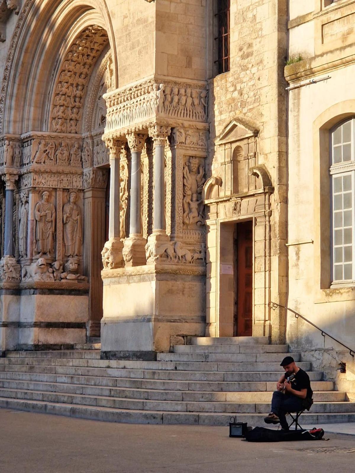 Capucines, Un Jardin Secret Dans Le Centre Historique *